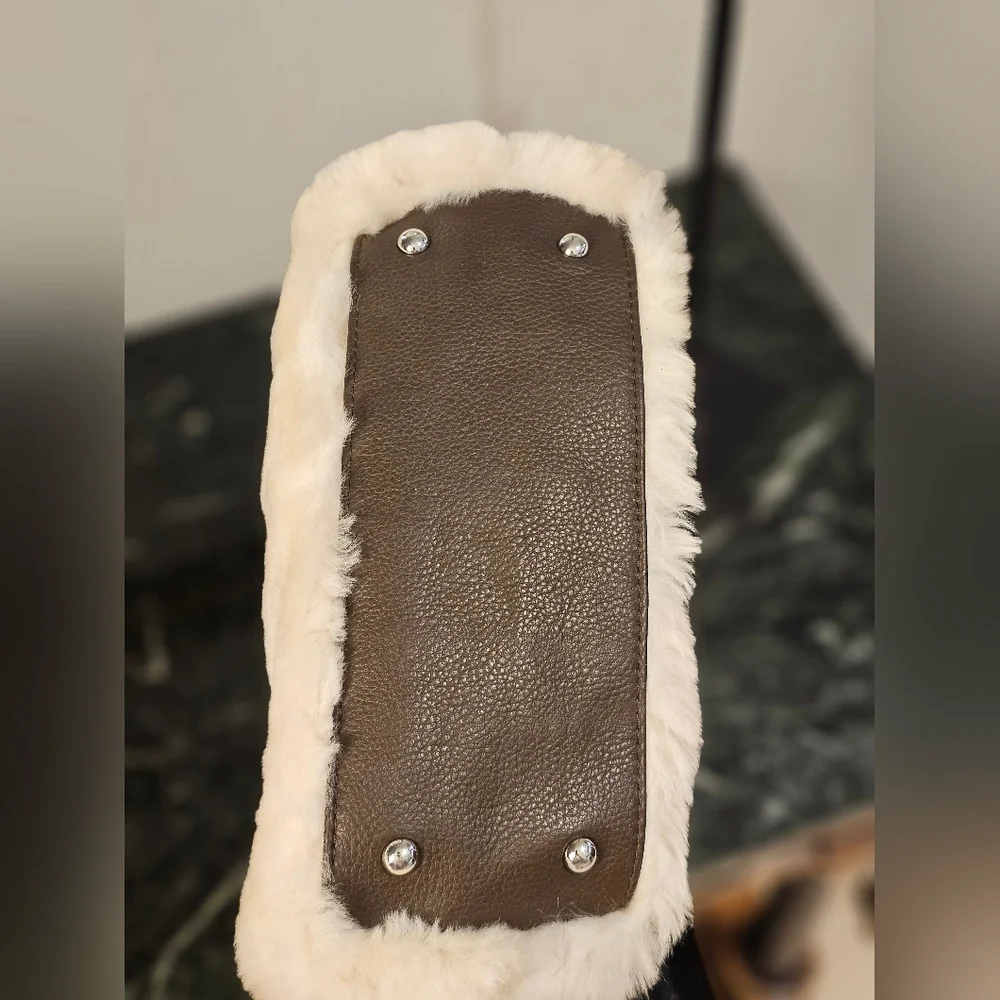 Aimee Kestenberg Cream Fur Shoulder Bag with Chain Strap NWT - Picture 2 of 6